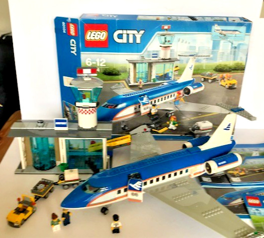 Lego City: Airport Passenger Terminal (60104) with box and instructions