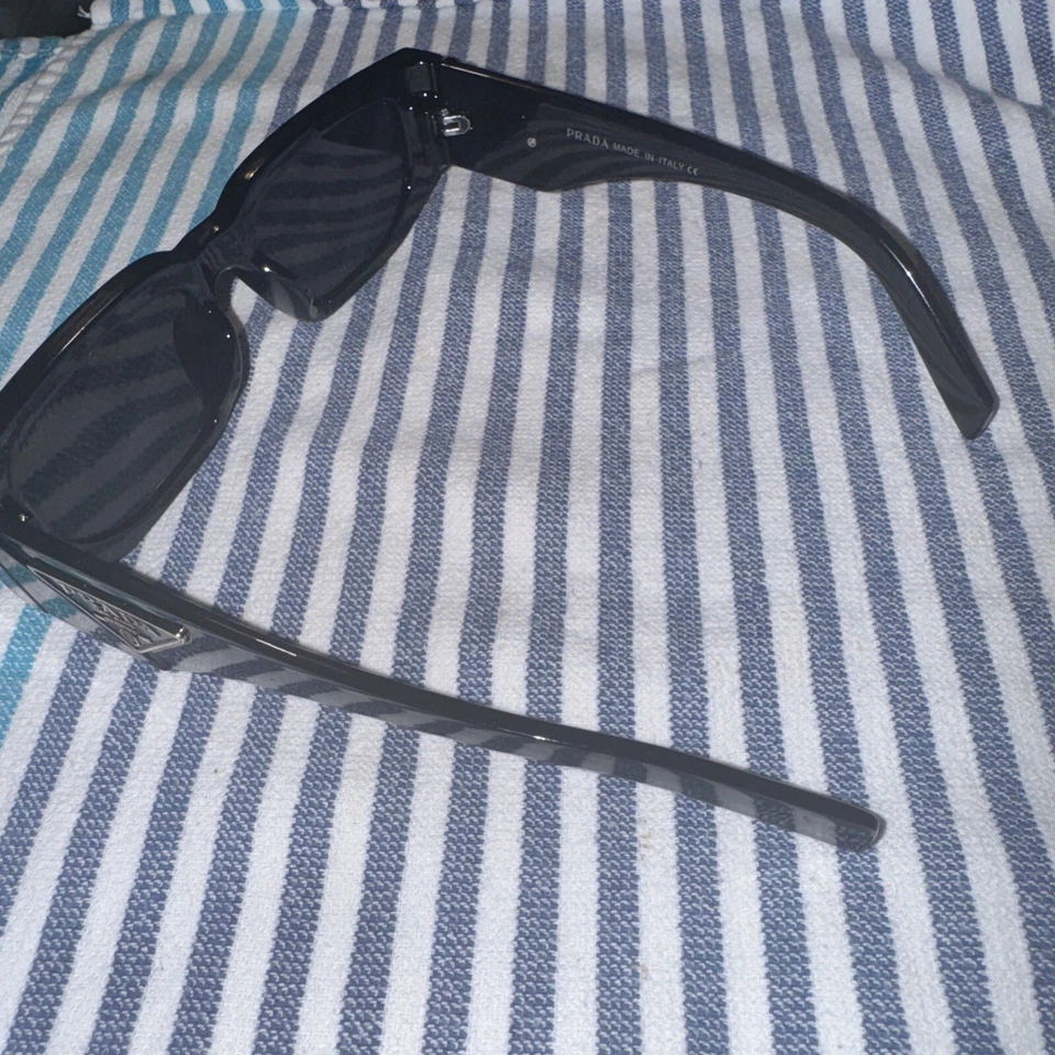 Gafas de sol Prada PR 09ZS 2AU06B rectangulares unisex negras nuevas Foto 3 de 4