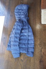 UniQlo Girls Puffy Jacket Navy EUC size 11 Girls Hood Pockets Zipper