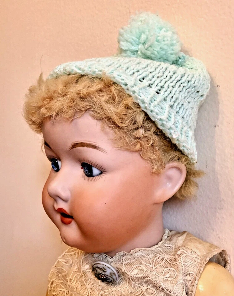 Gorra de bebé tejida a mano verde menta con tapa de pompón ¡encantadora y cálida sin muñeca! Foto 3 de 4