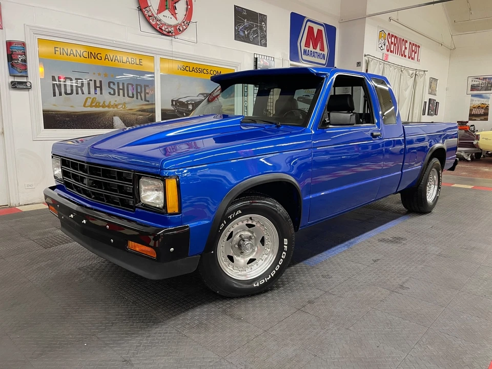 Chevrolet S-10 1983 - motor 350 V8 - mostrar pintura de calidad - ver video Foto 2 de 4