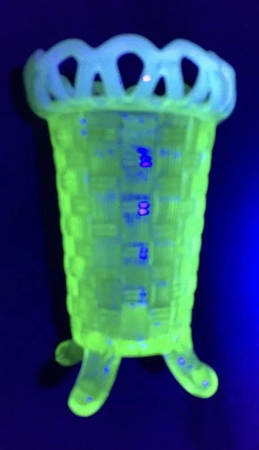 Vtg Fenton Basket Weave, Opalescent Vaseline Lace Edge Vase~Glows Brightly