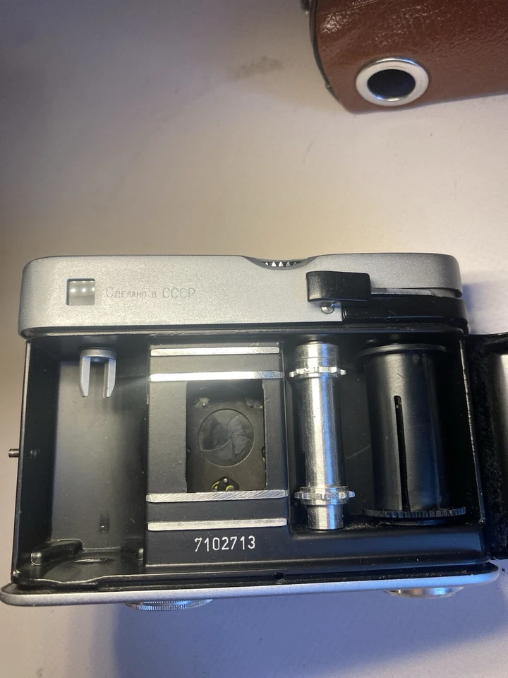 Cámara de medio marco vintage rara URSS CHAIKA-II “Jubilee” + Industar Foto 3 de 4
