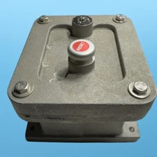 ROBERTSHAW VIBRASWITCH 365AD8 Vibration Switch, DPDT, 5A ,120VAC 365A-D8