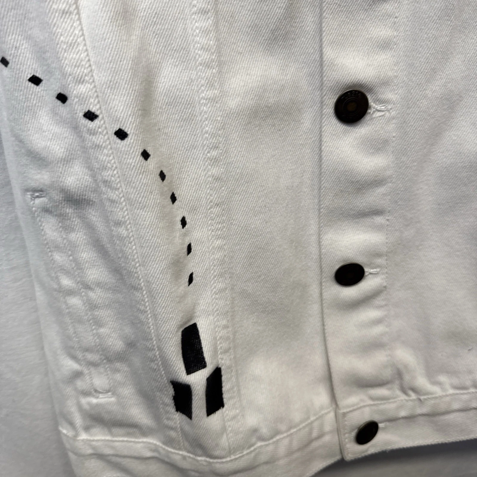 Rue 21✨White✨Patch Work Jean✨Denim✨Jacket✨Lets Get Lost✨Size Medium - product detail image 8