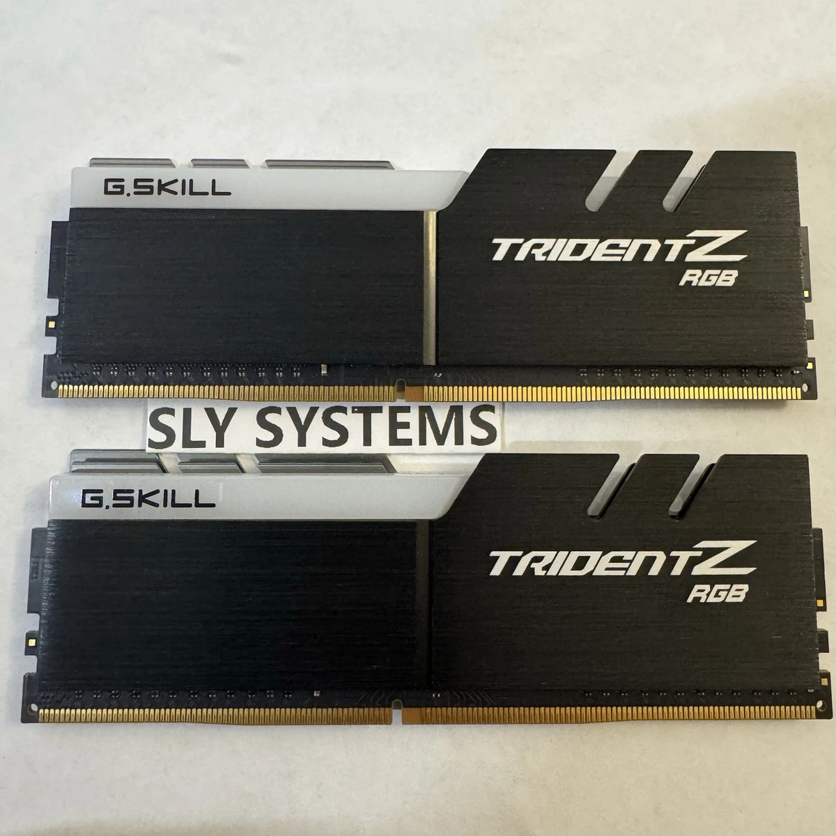 Barrette RAM G.SKILL 8 Go DDR4-3000 PC4-24000 CL16 - Non-ECC, 1,35V, DIMM, Occasion