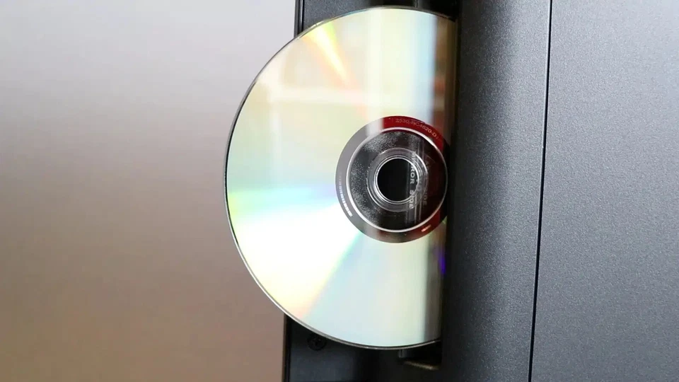 Falcon 19″ WebOS SMART Camping TV –Slim Bezel – 12v/24v/240v Integrated DVD Play - Image 4 of 4