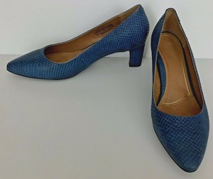 mia block heel vionic