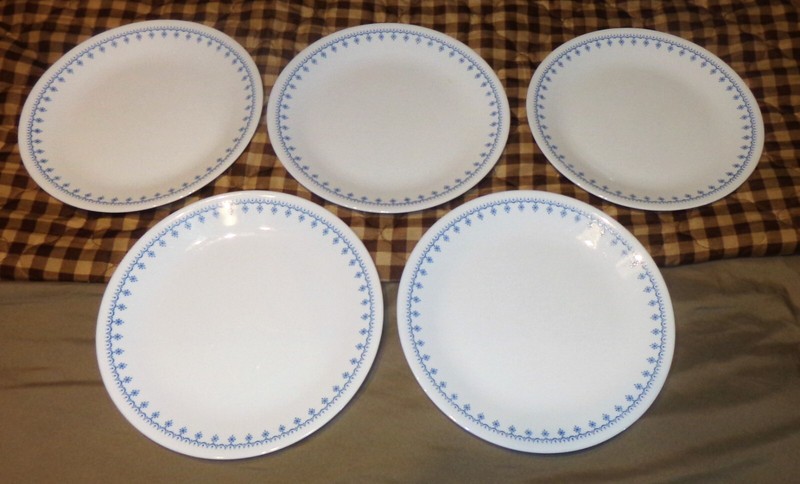 5 VINTAGE CORELLE CORNING BLUE SNOWFLAKES ON WHITE DINNER PLATES 10-1/4" WIDE