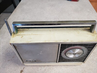 1964 AIWA AM/FM Model AR-112 Portable 11 Transistor Radio - Made