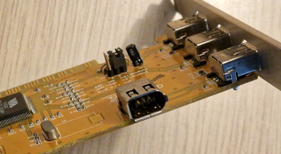 SCHEDA FIREWIRE PCI VIA VT6306 (3553N) 3+1-Port IEEE 1394 - Immagine 3 di 4