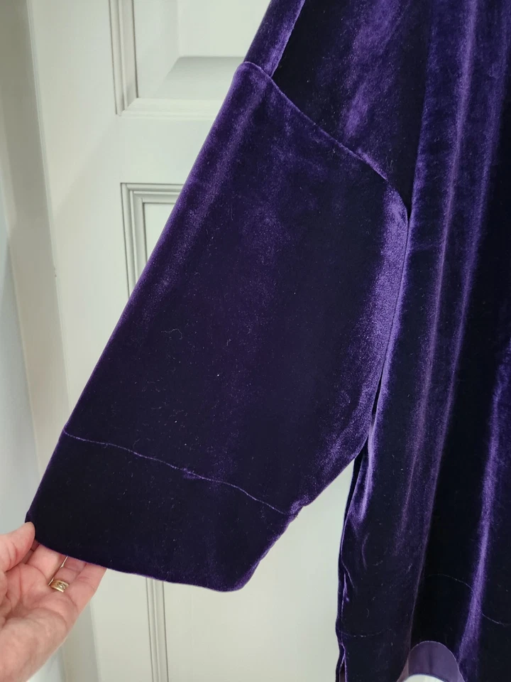 Chicos Velvet Blouse Size 3 XL 16 18 Royal Purple Relaxed Long Sleeve Round Neck - Image 4 of 4