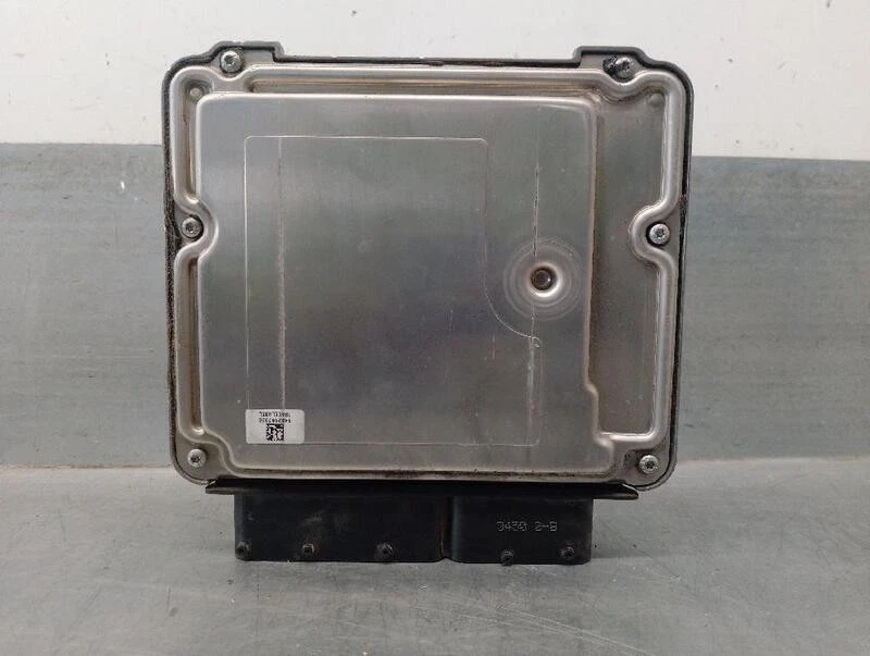 55577674 centralina motore per OPEL ASTRA J SPORTS TOURER (P10) 2010 5177272 - Immagine 2 di 4