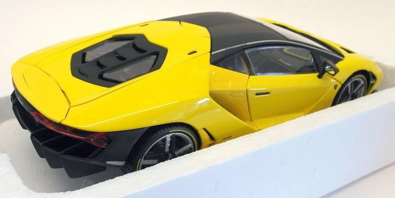 Maisto 1/18 Scale Diecast 38136 - Lamborghini Centenario - Yellow - Image 3 of 4