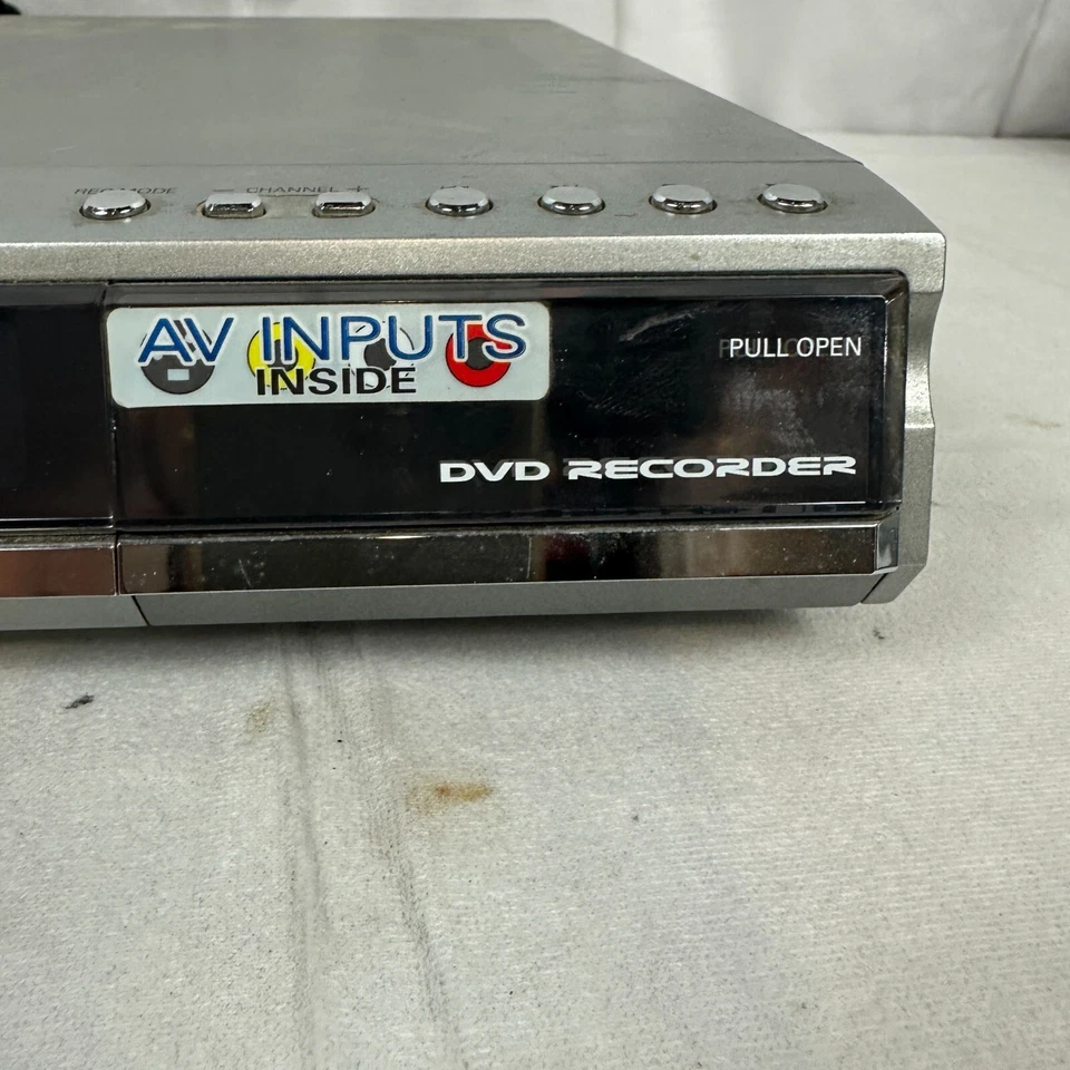 Sanyo DRW-500 DVD Recorder Dolby Digital DTS MP3 Kodak Picture CD Compatible - Image 4 of 4