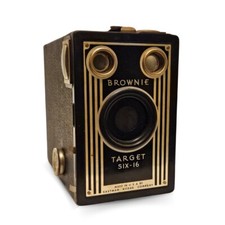 VINTAGE KODAK BROWNIE TARGET SIX-16 616 ROLL FILM CAMERA 1946-1951 Untested 