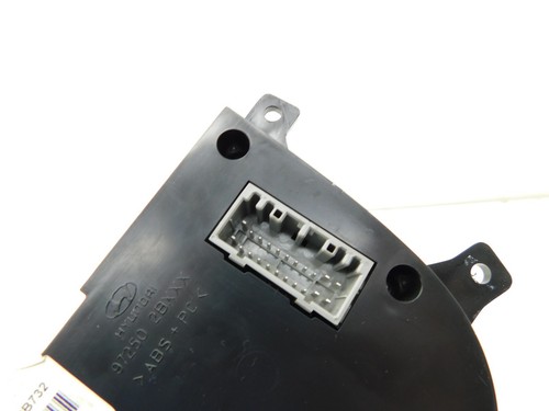 HYUNDAI SANTA FE MK2 A/C HEATER CONTROL PANEL 97250-2B732 '06-09 - Picture 7 of 9
