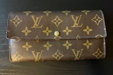 Louis Vuitton Sarah Wallet in Monogram Canvas COA Included