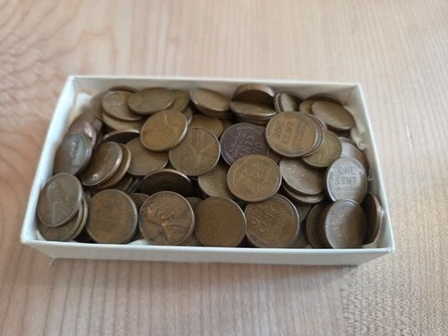 Bulk Discounted Lot of Wheat Pennies 2 Pounds, Unchecked Estate Collection
