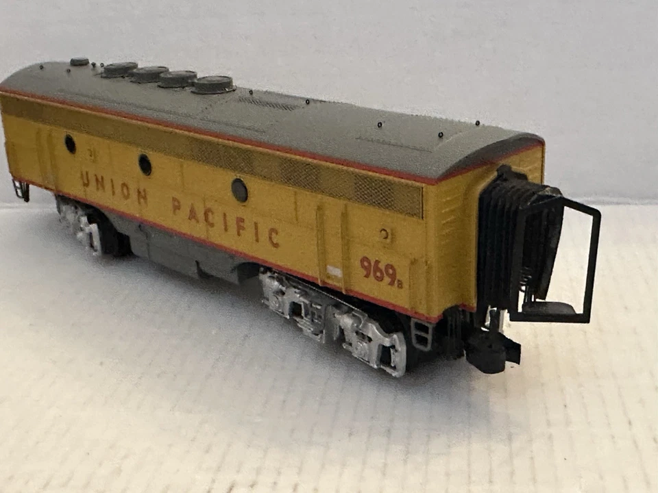 K-Line K2590-1476 O UP F-3 B-Unit Dummy Diesel Locomotive #969 - Image 3 of 4