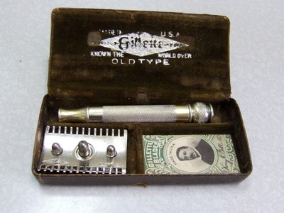 Vintage Gillette Old Type 1920's  DE Double Edge Safety Razor Set in Case CLEAN