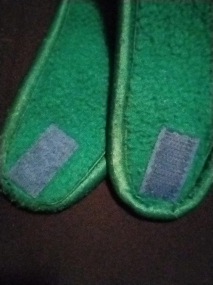 Sombrero tobogán dinosaurio pequeño con orejeras cálido invierno pequeño Foto 2 de 4