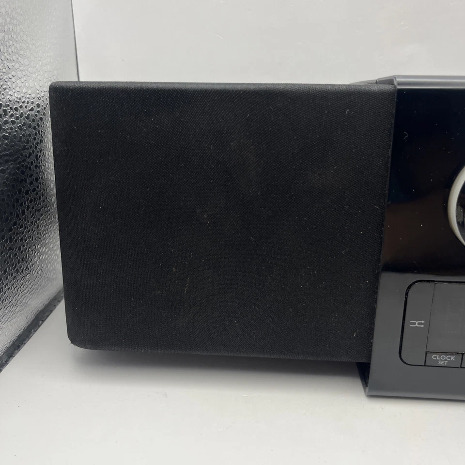 Logitech Pure-Fi Express Plus Dock Speaker System S-00067 with Power Adapter - Image 4 of 4