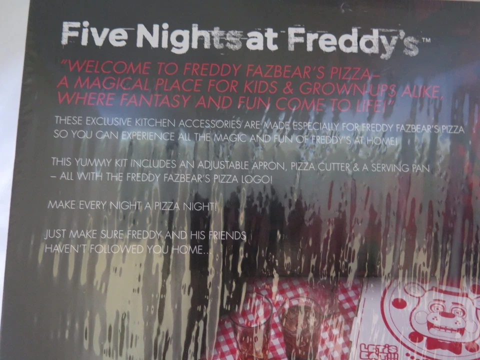 Five Nights at Freddy's 3 Pc. Fazbear's Pizza Box Apron Kit - New/Sealed - fl - Image 4 of 4