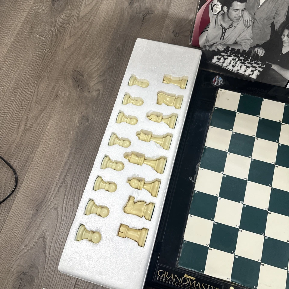 EXCALIBUR GRANDMASTER Auto Sensory Chess Computer Model 747K - Image 2 of 4