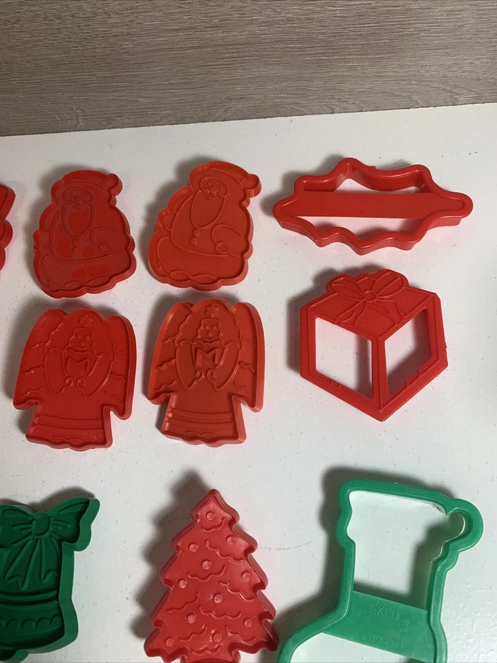 12-Vintage Holiday Cookie Cutter Lot Plastic Christmas EKCO Hutzler - Image 3 of 4