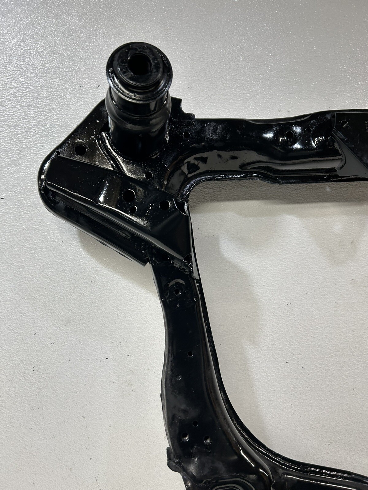 2017-2020 Nissan Pathfinder 3.5 AWD front crossmember sub frame cradle subframe