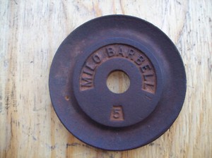 Paire De Plaques De Poids Vintage Milo Barbell - Fonte 2,5 Lb Chacune (5 Lb Total) - USA