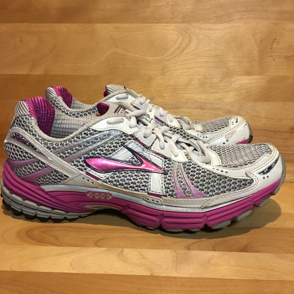 brooks adrenaline womens size 9.5