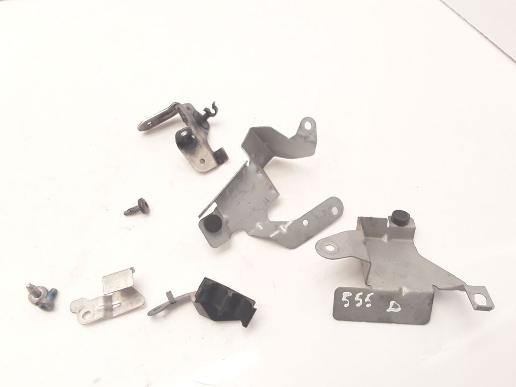 NEU PORSCHE MACAN 95B PREATHER LINE BRACKET 946.107.029.76 