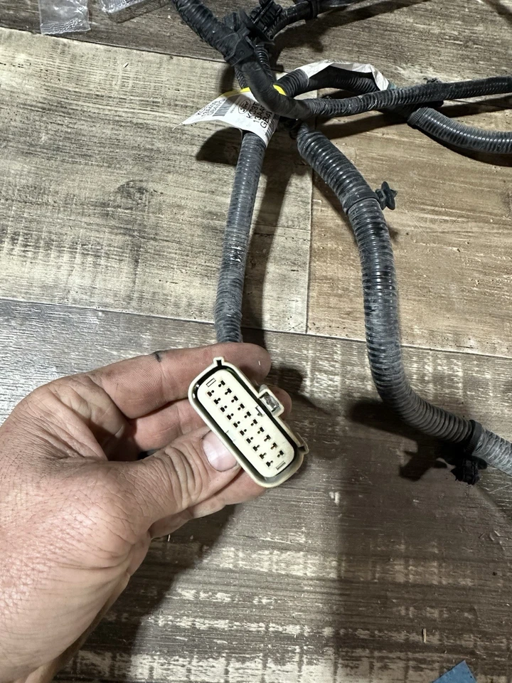 2017 2018 2019 Ford F250 F350 Dually Halogen BLIS Tail Light Harness Rear OEM - Image 2 of 4