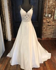 Elegant A-Line Wedding Dresses spaghetti strap Sleeveless Appliques Bridal Gowns