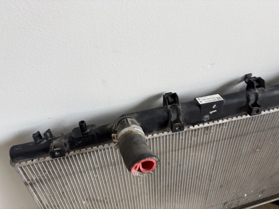 Aluminum Radiator For 2016, 2017, 2018, 2019, 2020 2021 2022 Honda HR-V HRV 1.8L Foto 3 de 4