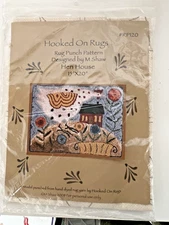 Hen House Rug Punch pattern 15" by 20" by Hooked on Rugs