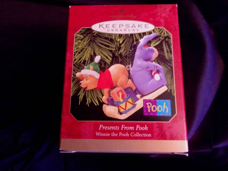 Hallmark Keepsake PRESENTS FROM POOH Ornament Winnie Collection - UNOPENED 1999