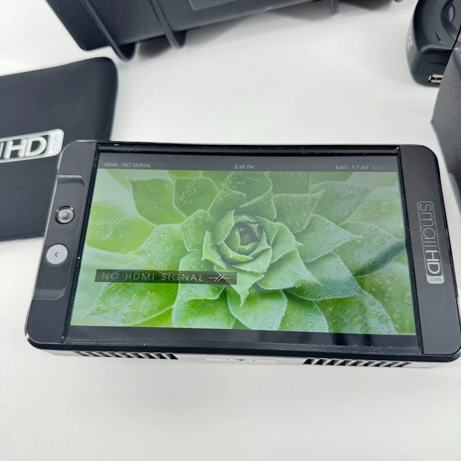 SmallHD 702L 702 Lite 7" SDI/HDMI On-Camera Monitor w/ Battery Kit, Case, Sleeve - Image 2 of 4