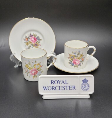 Royal Worcester Bone China RW211 Set/2 Demitasse Cup & Saucer Sets EXCELLENT