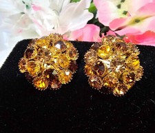 Vtg Goldtone Clip on earrings flower design w Brown Topaz stone color- S18