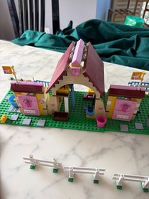 LEGO FRIENDS: Heartlake Stables (3189), added 41039 stable