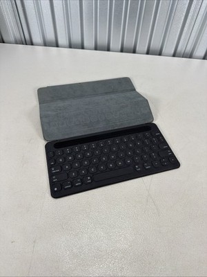 Apple Grey Smart Keyboard for 9.7 inch iPad Pro  A1772 / MM2L2AM/A
