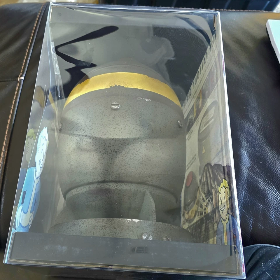 Fallout Anthology PC Mini NUKE COLLECTOR'S EDITION GAMESTOP NEW Sealed Mint Cond - Image 4 of 4