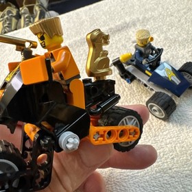 2009 Retired Lego Agents set #8967 Gold Tooth's Getaway ( Read Description )