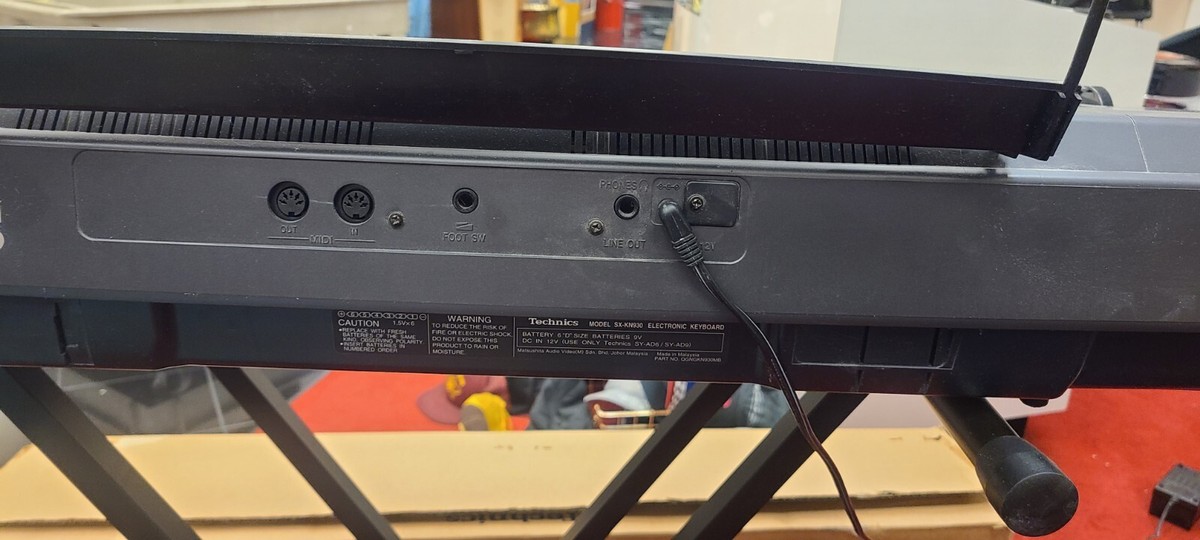 Technics SX-KN930 W/Original Box & Stand Mint Condition