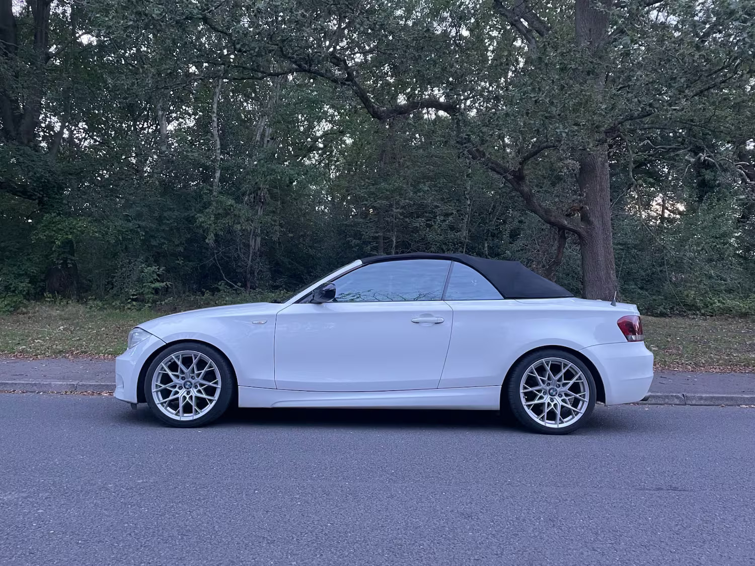 2013 BMW 1 Series, photograph 2