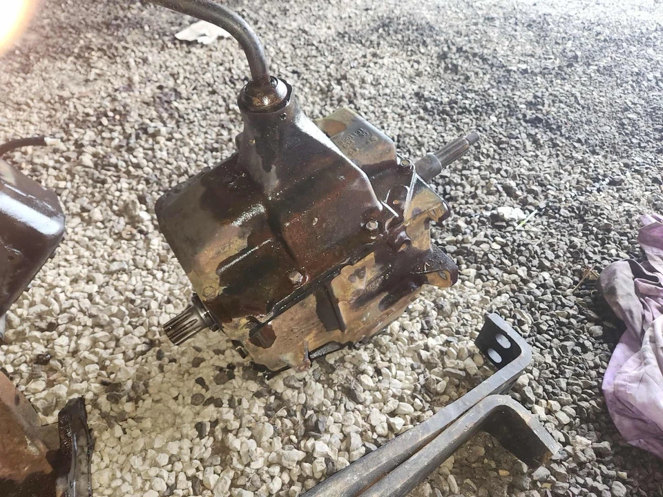 73-80 GMC CHEVY TRUCK SM465 4 скорости механическая коробка передач 4 x 4 чугун работает хорошо - Изображение 3 из 4