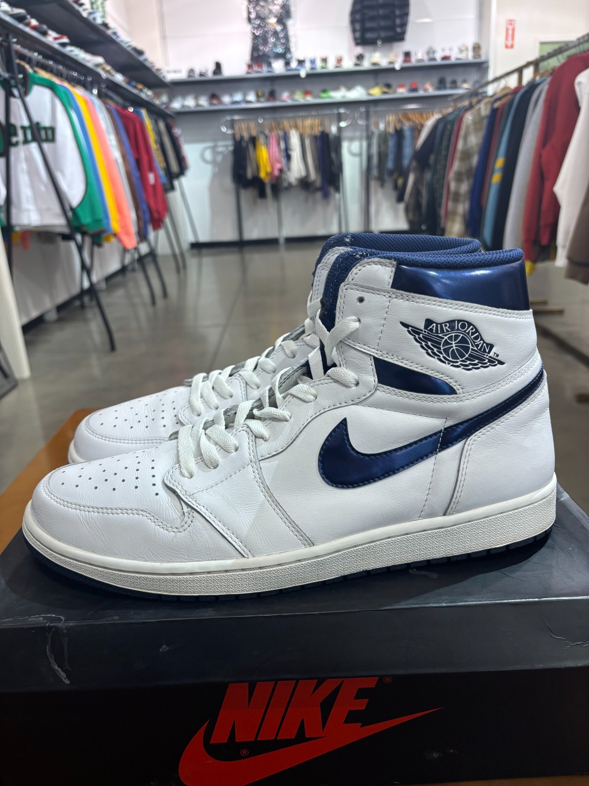 Preowned Air Jordan 1 Metallic Navy Size 14 SHIPS FAST thumbnail 4